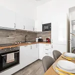 Central New Ac 2Br Apartment