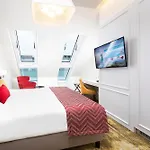 Three Corners Avenue Hotel