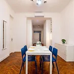 Super Central - New - Comfy Home