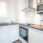 Cute Central Apartment With Balcony