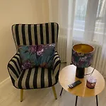 Mom Boutique Rooms