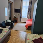Danubescree Cozy Apartment