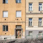 Buday Apartment Close To The Castle