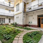 Prestige Elegant 3-Bdr Apartment