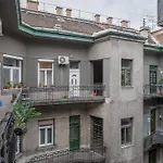 Unique Central Apartment In Budapest By Cavaland