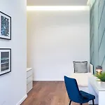 New Chic & Very Central