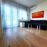 Andrassy Apartment With Inside Parking