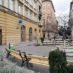 Huge Aparment In The City Center With Air Conditioning