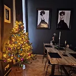 R38 - Artists Luxury Home
