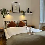 Szentkiralyi Suite