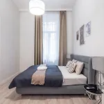 Deluxe D16 Grand Suite Next To The Synagogue
