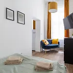 M5 Maria A Apartment