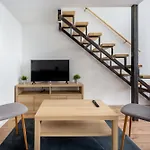 M5 Maria B Apartment