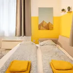Charming Studio In The Heart Of The Jewish Quarter W41 Yellow