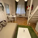Downtown Majestic Apartment