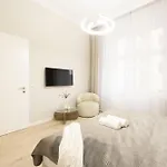 Luxurious & Elegance W18 Grand Suite W\' Balcony By Prestige Homes