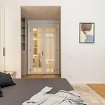 Modern Flat In Budapest With Pinkflamingo