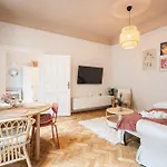 Daydream Den Apartment