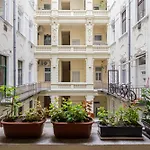 Daydream Den Apartment