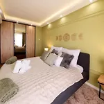 Orangehomes Sunny & Modern 2Br Penthouse With Ac & Terrace