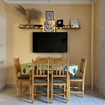 Calm Island Near The Danube Apartment - Free Parking
