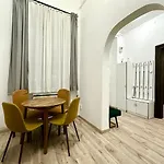 Ati\'S Home - Downtown 2 Bedroom Apartment