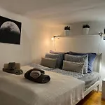 Lovely Little Loft Studio In The Heart Of Budapest