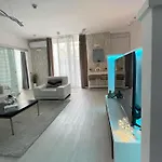 Lovely New Apartment By The Parliament