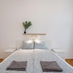 Luxurious Downtown Family Suite