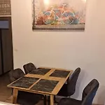 New Dob 53/3 Center Apartment