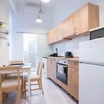 Studio In The Heart Of Party District Ka28