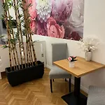 Millionrosesvintage Apartmanhotel Vaci Street