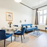 Downtown Comfort - Work, Relax, Explore