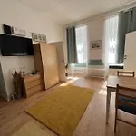Centerpoint R7 Apartment