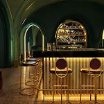 W Budapest