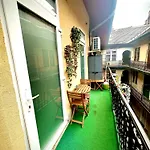 Cozy Centre Apartments