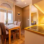 Suite Apartment Hidden Gem Next Synagouge - B