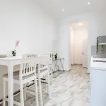 Cozy New Home - Easy City Center Access