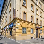 Cozy New Home - Easy City Center Access