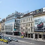 Very Central - Large Ac Studio
