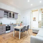 Cityscape Budget Apartments Summer Flat