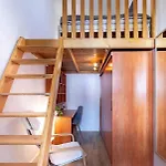 Cityscape Budget Apartments Summer Flat