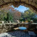 Deluxe Swan Stone Castle Apartment