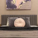 Quiet Center Apartment Near Heroes Square By Cavaland