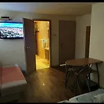 Pozsonyifirst Privat Rooms Margit Bridge