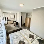 Mira Nest - Budapest City