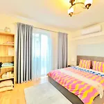 Acacia Aparhotel-Near New York Cafe