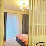 Acacia Aparhotel-Near New York Cafe