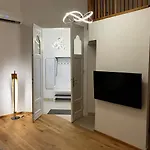 1 Bedroom 1 Sofabed Downtown Apartment