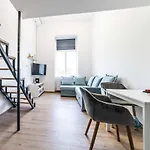 Fiumei Studio Apartment